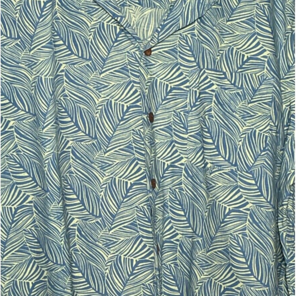 LL Bean Shirt Mens XL  Blue Traditional Fit Tropical Hawaiian Cotton Button Up - Picture 3 of 4
